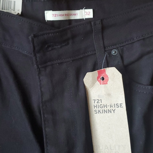 Levi' 721 High Rise Skinny Jeans: Busted Knees - Picture 5 of 8